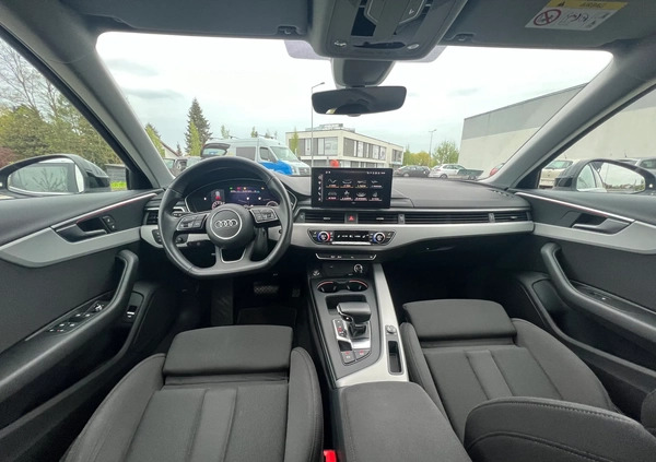 Audi A4 cena 110500 przebieg: 115000, rok produkcji 2020 z Kraków małe 137